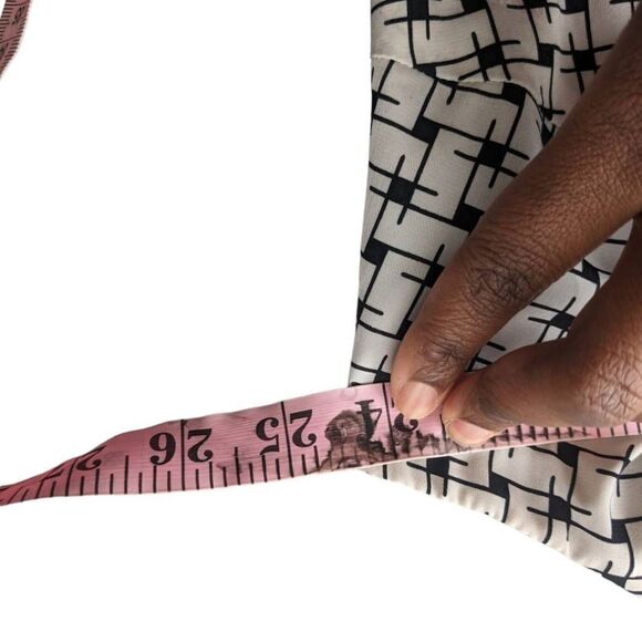 Paper Doll Dress A line Geometric print Sleeveless Keyhole back 20 Black White - Picture 7 of 11